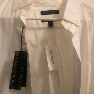 White Banana Republic Cotton Oxford untucked button down shirt men’s M